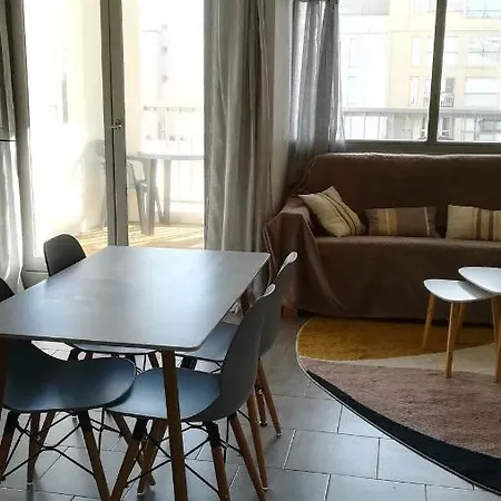 Beau Avec Balcon, Vue Piscine, Parking Prive, Climatisation, Solarium, Laverie