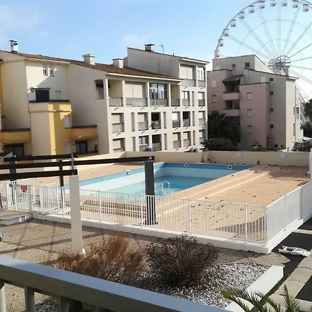 Beau Avec Balcon, Vue Piscine, Parking Prive, Climatisation, Solarium, Laverie *