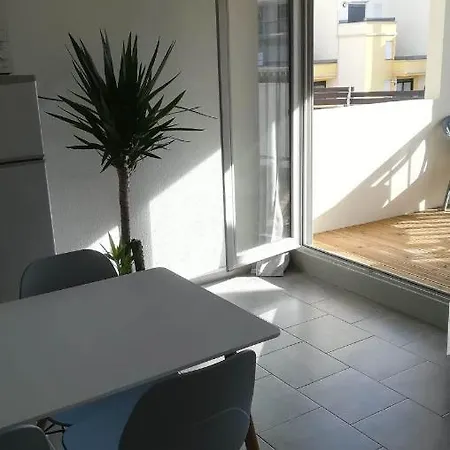 Beau Avec Balcon, Vue Piscine, Parking Prive, Climatisation, Solarium, Laverie Agde