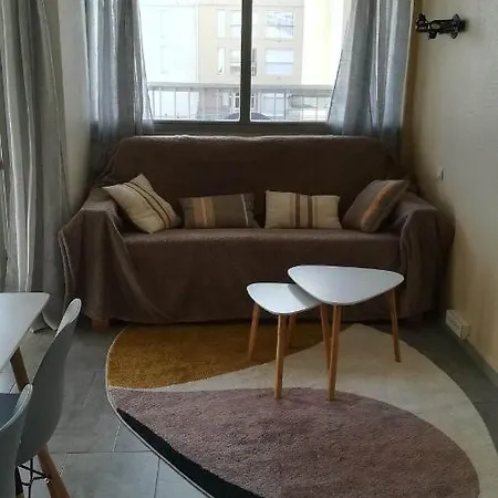 Beau Avec Balcon, Vue Piscine, Parking Prive, Climatisation, Solarium, Laverie Apartment